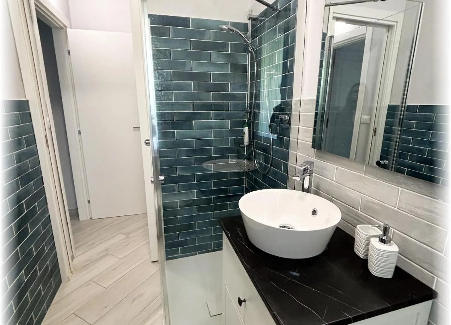 La Brezza Home Sanremo 0*,  Italia